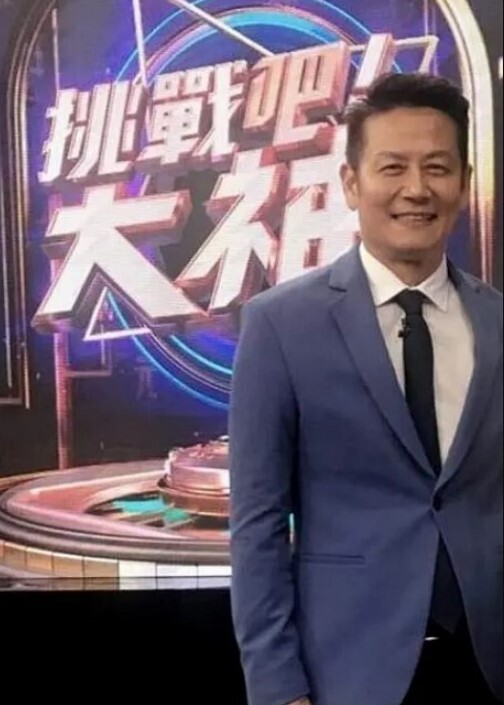 【漂亮大奶小姐姐】鸡吧洗了没有有股味 皮肤白皙身材丰满 在家被小哥哥无套狂怼 爽叫不停 内射 - 91仓库